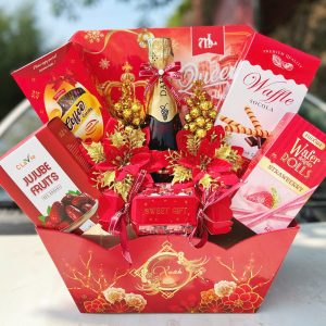 Giỏ quà tặng Tết bánh kẹo có Champagne