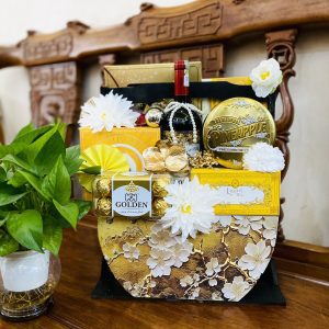 Hộp quà tặng Tết màu vàng gold