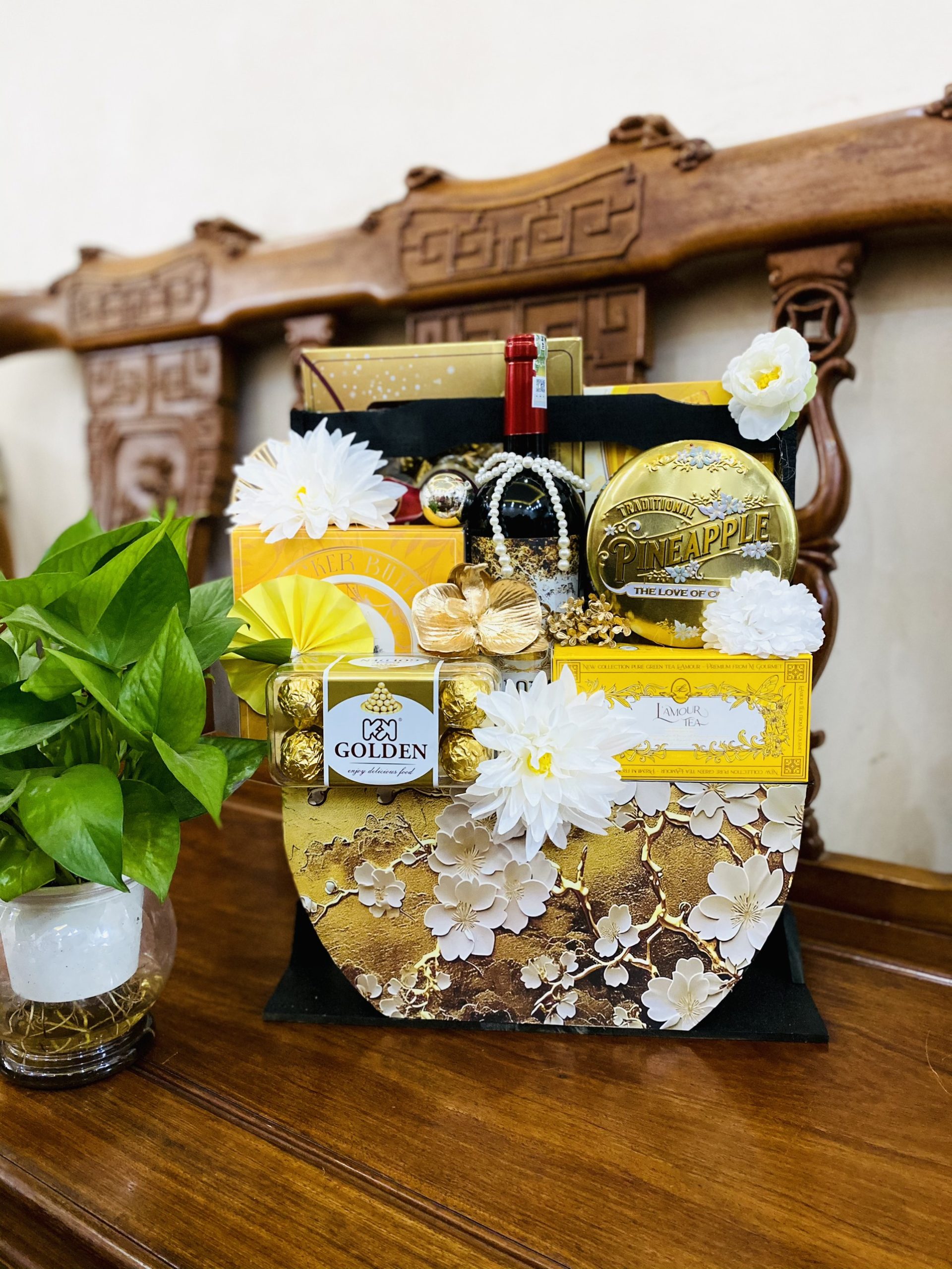 Hộp quà tặng Tết màu vàng gold Hộp quà tặng Tết màu vàng gold