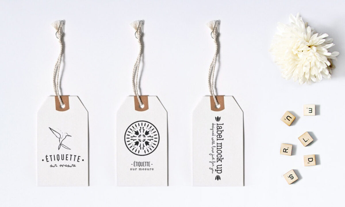 In logo trên tag quà, thiệp đi kèm