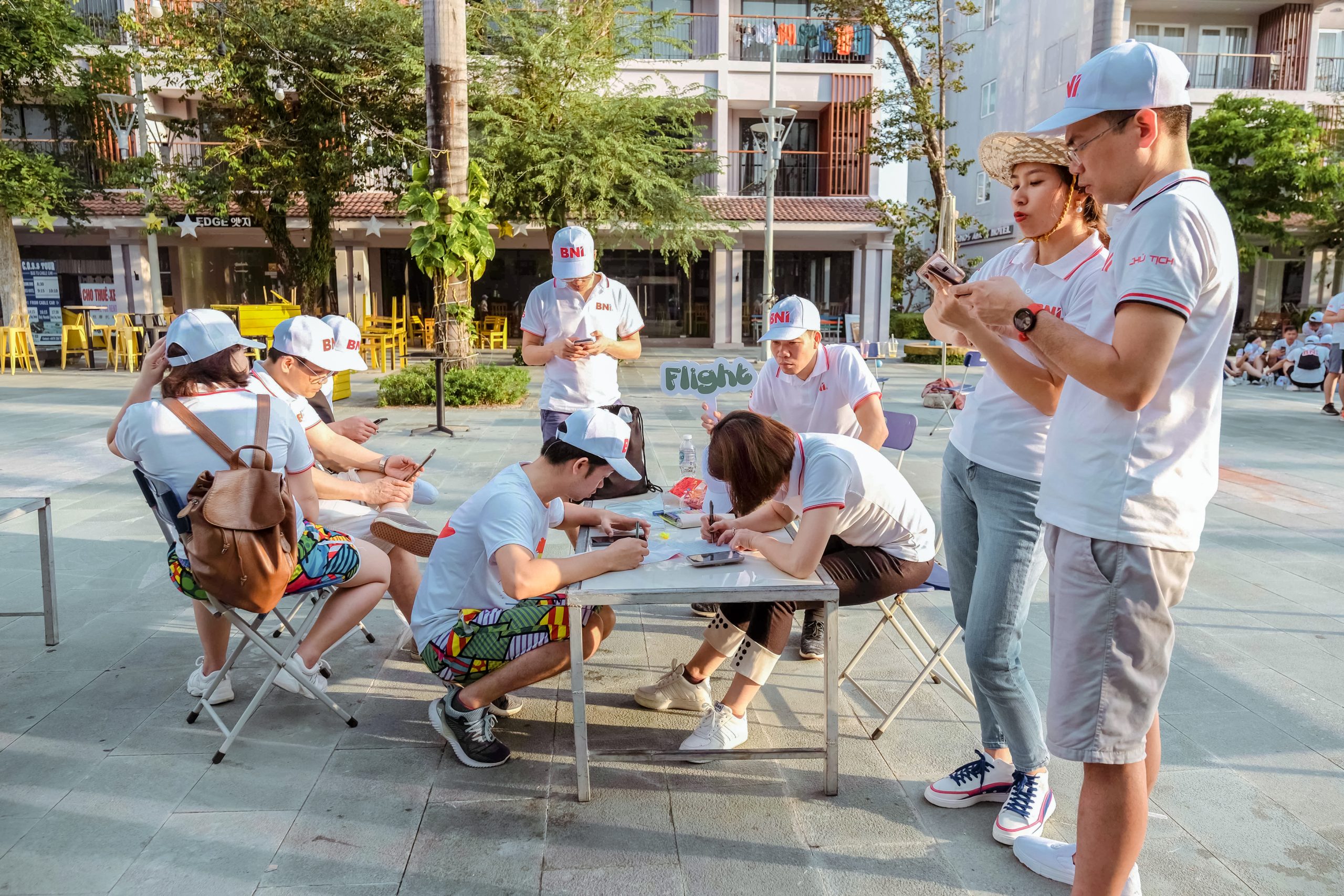 to chuc team building