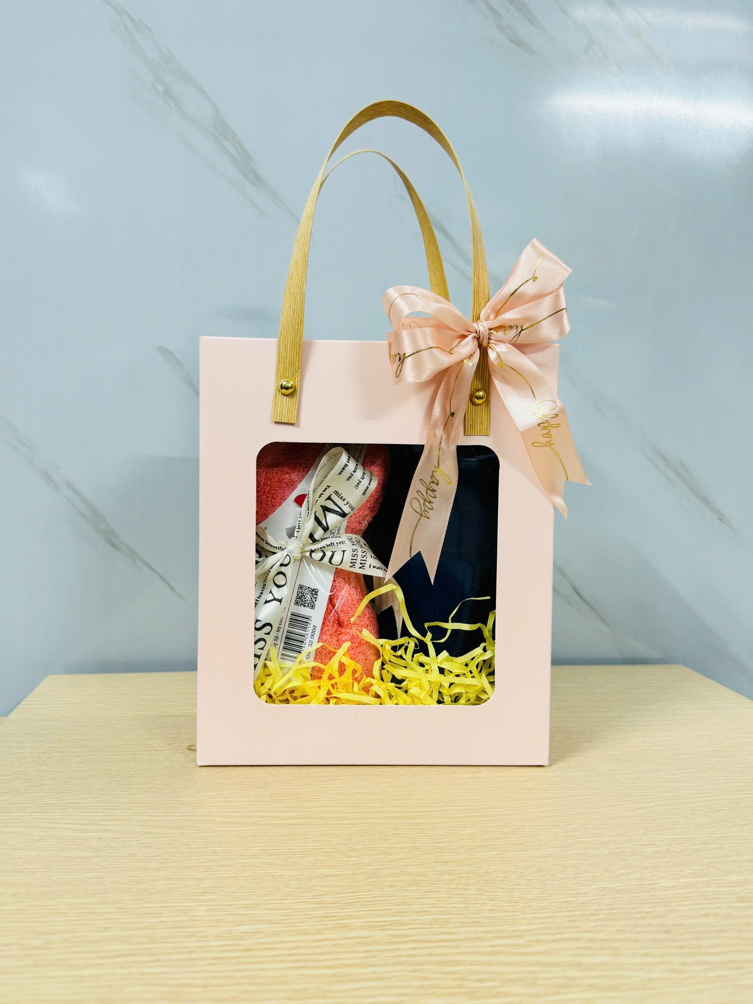 quà tặng nguyên lê - quà chăm sóc khách hàng