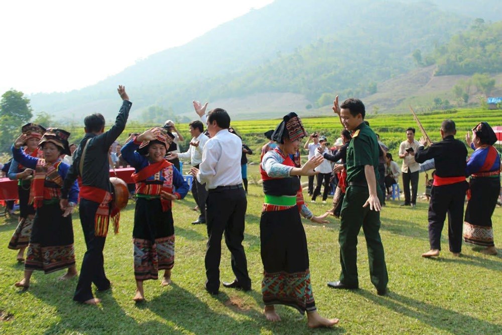 Tết té nước