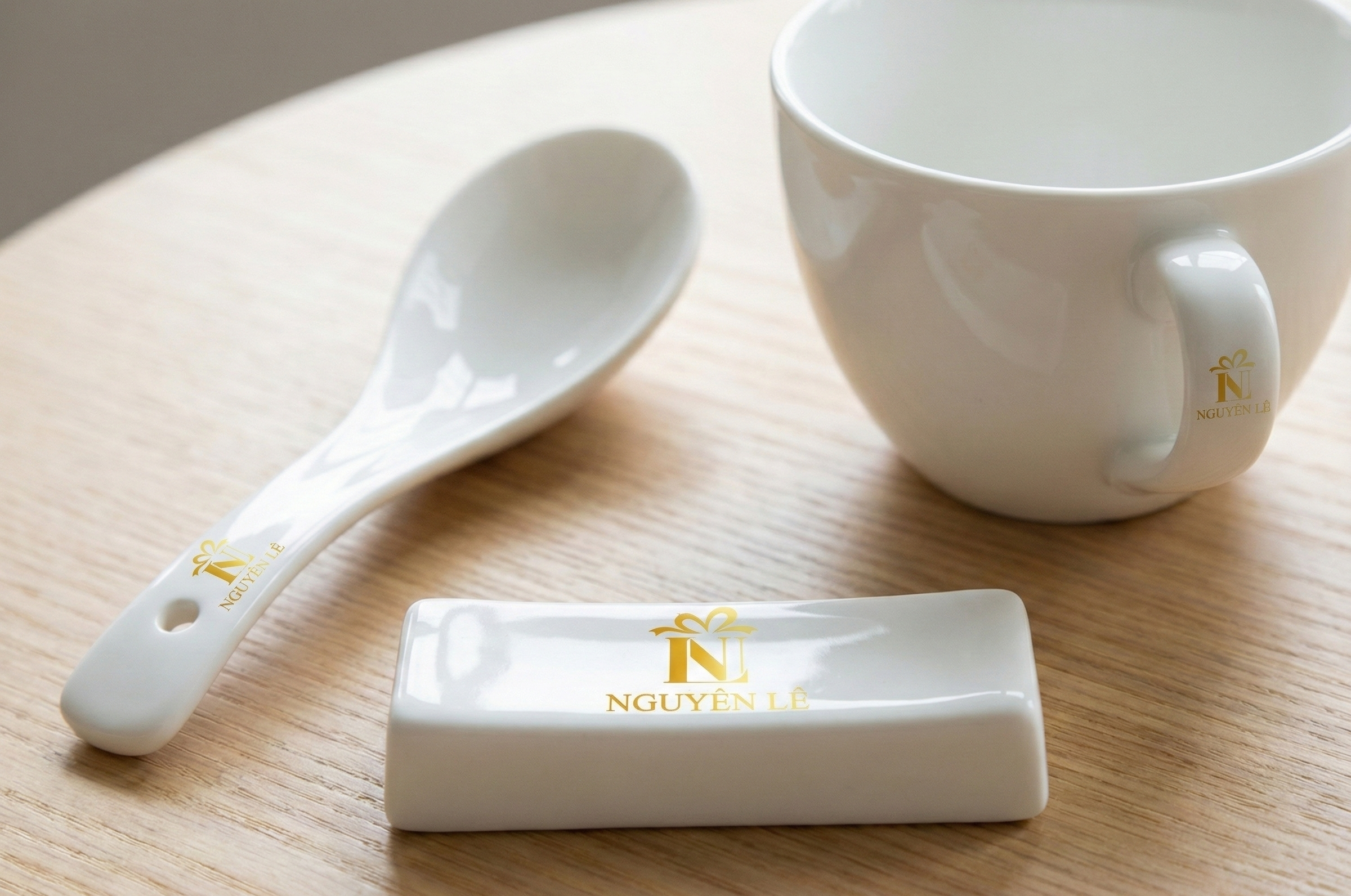 in logo lên phụ kiện đi kèm