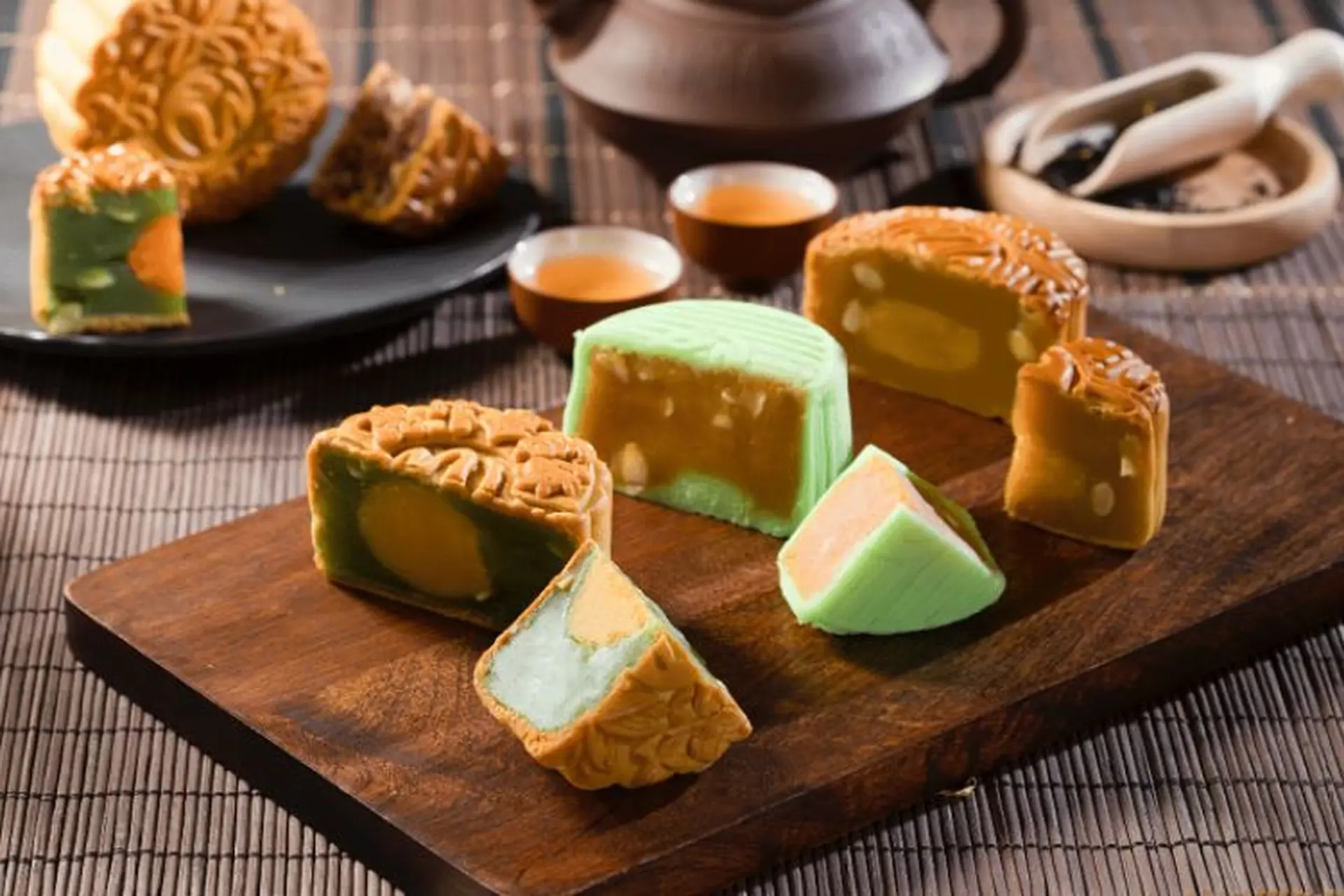 Hướng dẫn thưởng thức bánh trung thu