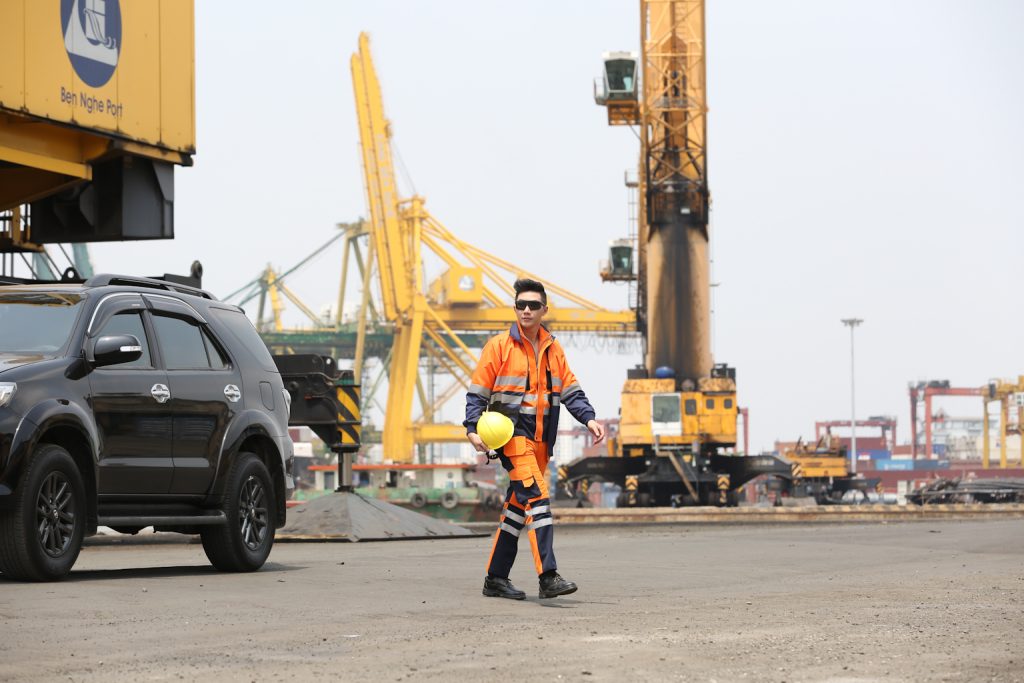 áo khoác doanh nghiệp cho nhân viên kho bãi